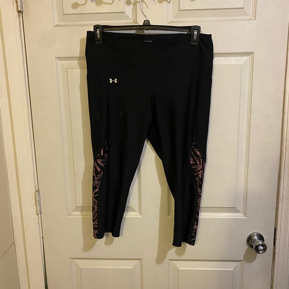 ***3/$45***Under Armour LIKE NEW HeatGear Capri Leggings XL - Picture 1 of 10
